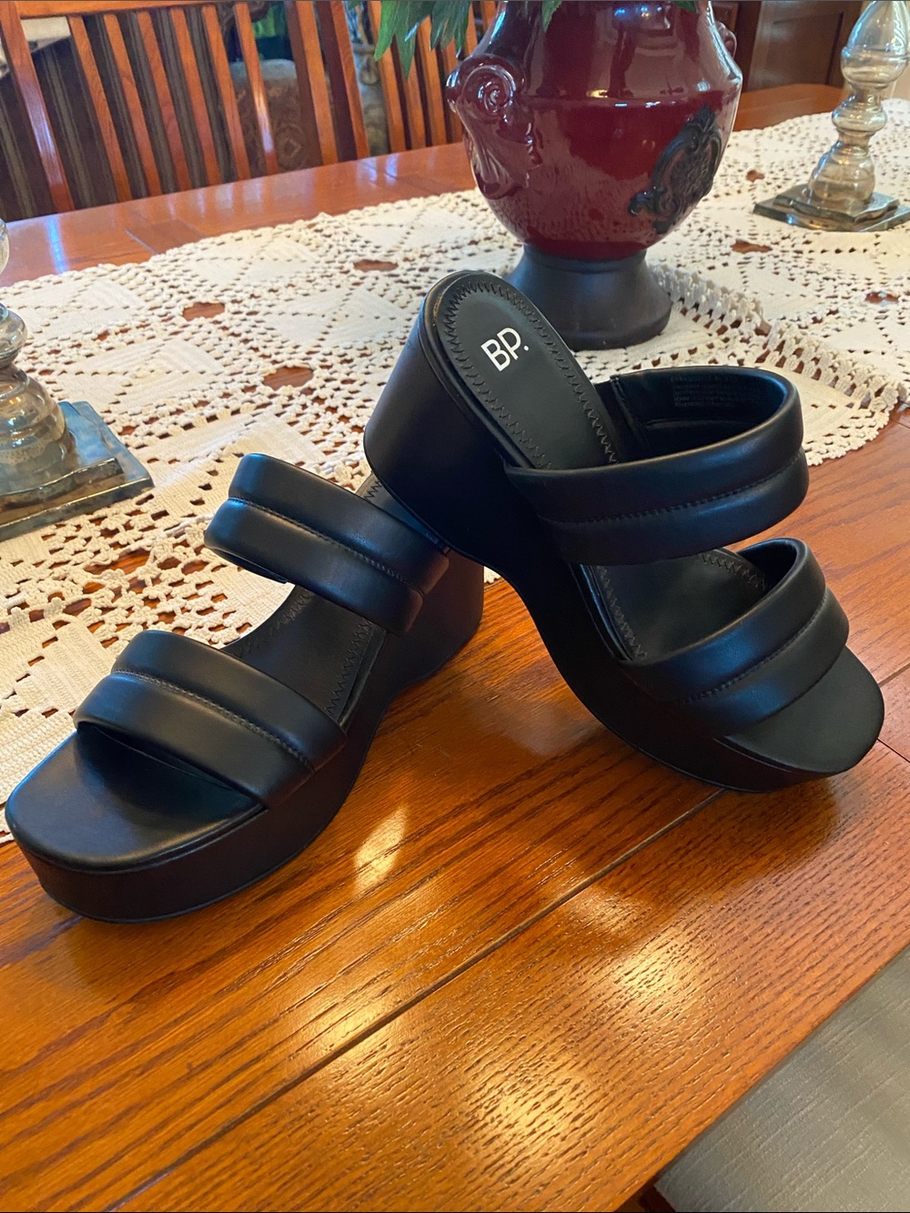 BP Black Double-Strap Platform Sandals in Very Good Condition no box size 8.5